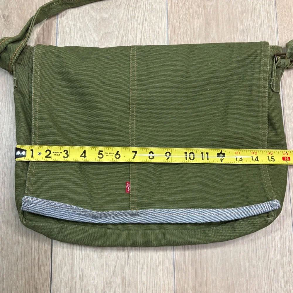 Levis light staining